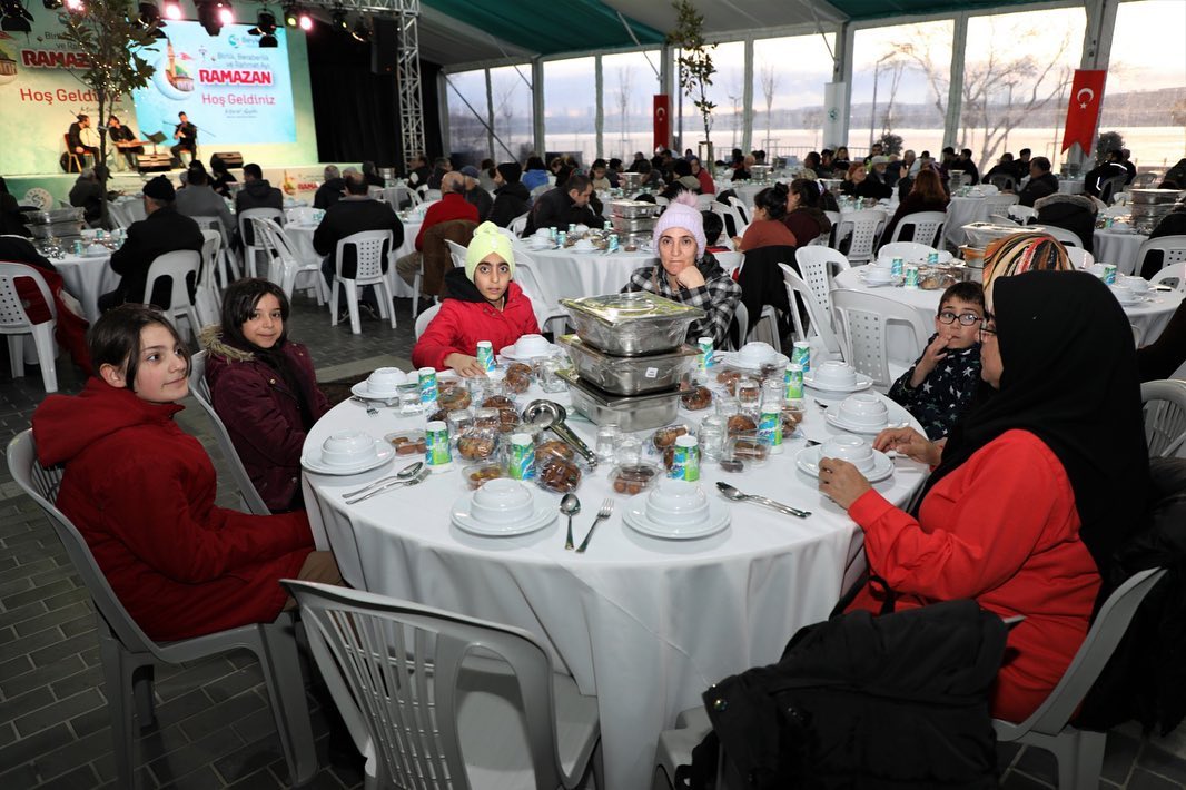 Beykoz’da iftar sofraları boğaza karşı kuruldu